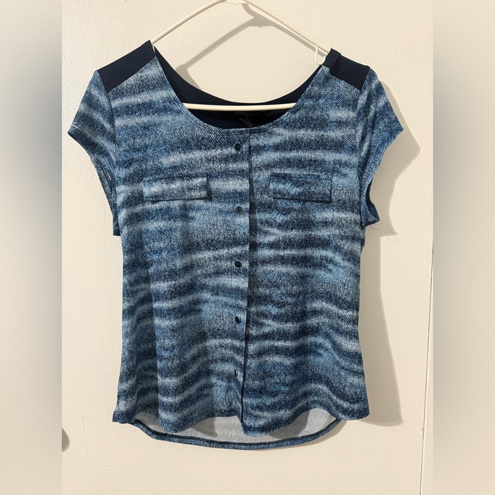 Susan Lawrence Petite Dark Blue stretchy Blouse w faux buttons